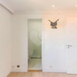 Apartamento à venda com 3 quartos, sendo 1 suíte,  em Cidade São Francisco, São Paulo, SP