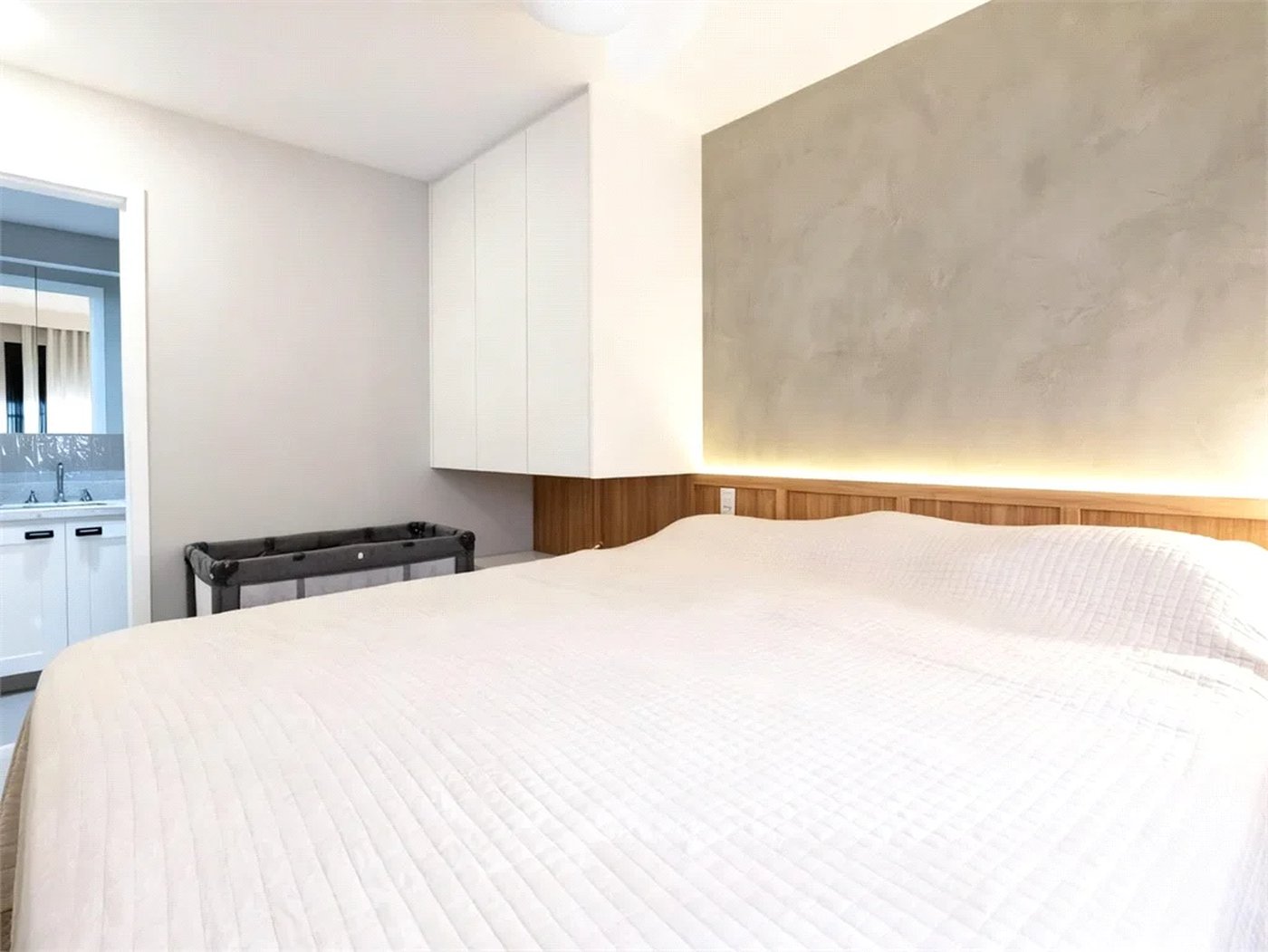 Apartamento à venda com 2 quartos, sendo 1 suíte,  em Vila Cordeiro, São Paulo, SP