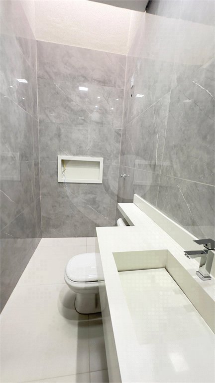Casa à venda com 3 quartos, sendo 1 suíte, em Jardim das Palmeiras, Cuiabá, MT