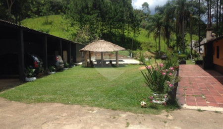 Casa à venda com 6 quartos, sendo 2 suítes, em Roseira, Mairiporã, SP
