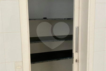 Casa à Venda de 4 dormitórios suítes em São Carlos, no Condomínio Damha I