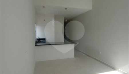 Casa à venda com 2 quartos, sendo 1 suíte, no Centro, Nazaré Paulista, SP
