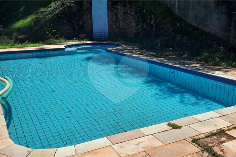 Casa à venda com 4 quartos, sendo 1 suíte, no condomínio Parque Imperial da Cantareira, Mairiporã - SP