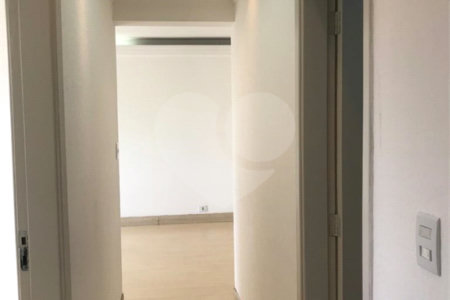 Espaço e Segurança no Bom Retiro: Apartamento de 100 m² com Infraestrutura Completa