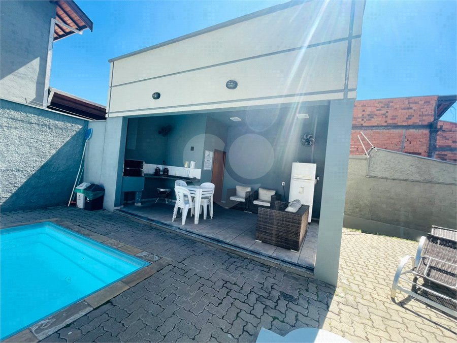 Casa à venda com 2 quartos no condomínio Villa Itália, Vinhedo - SP