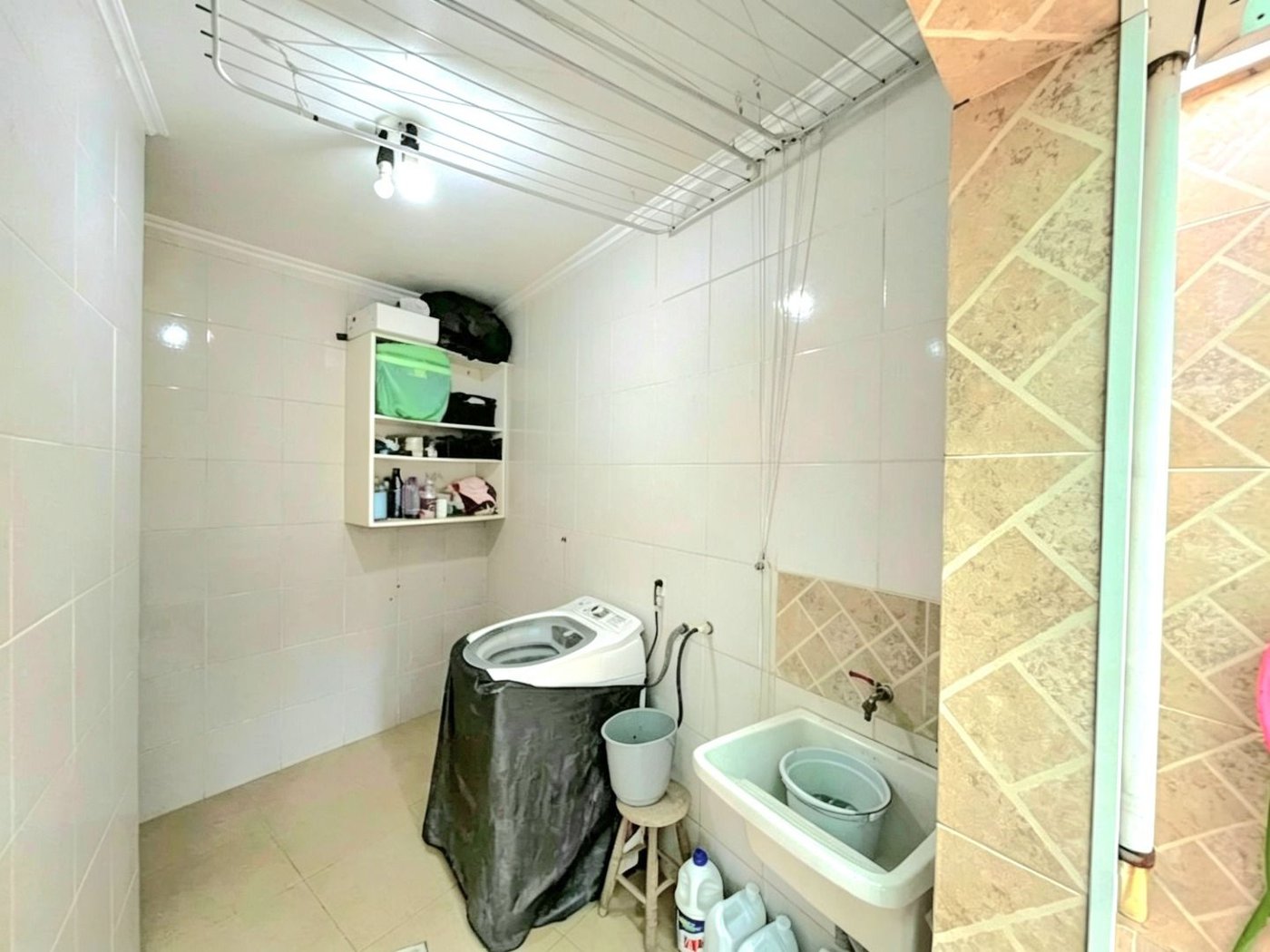 Casa com 3 dormitórios à venda, 210 m² por R$ 1.200.000,00 - Encruzilhada - Santos/SP