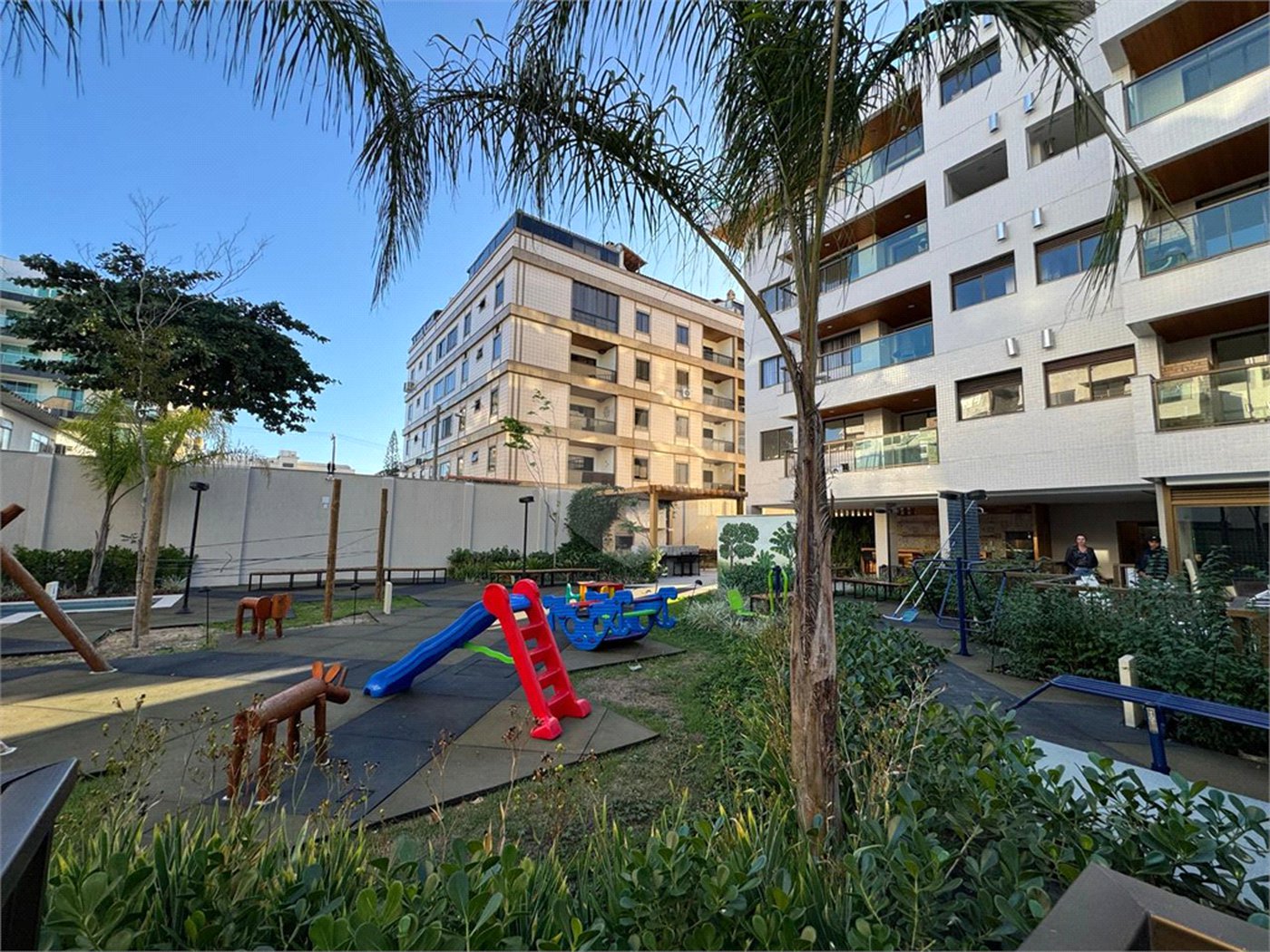 Apartamento à venda com 3 quartos, sendo 1 suíte, em Vila Nova, Cabo Frio, RJ