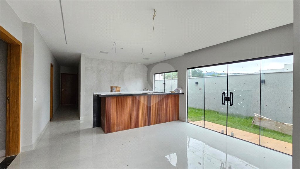 Casa à venda com 3 quartos, sendo 1 suíte, no condomínio Grand Park, Rio de Janeiro - RJ