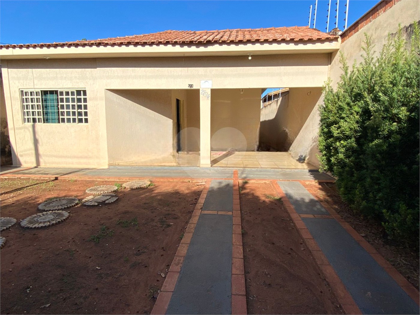Casa à venda com 3 quartos, sendo 2 suítes, no Centro, Três Lagoas, MS
