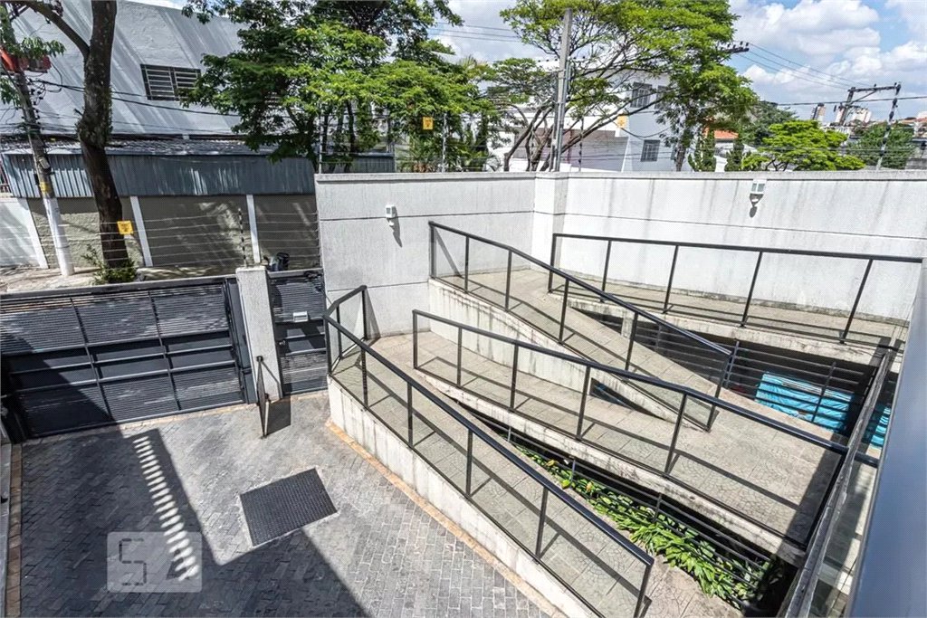 Casa à venda ou para alugar com 3 quartos, sendo 2 suítes,  no condomínio Residencial Erika, São Paulo - SP