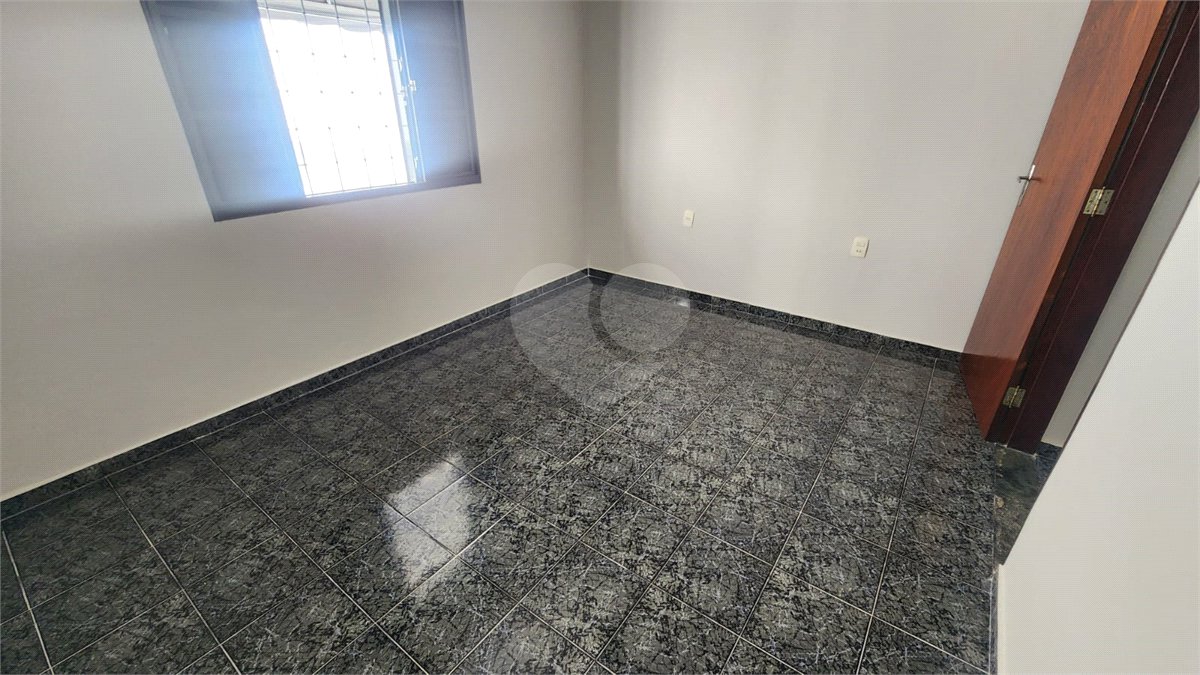 Casa à venda com 3 quartos em Vila Ramaciotti, Valinhos, SP