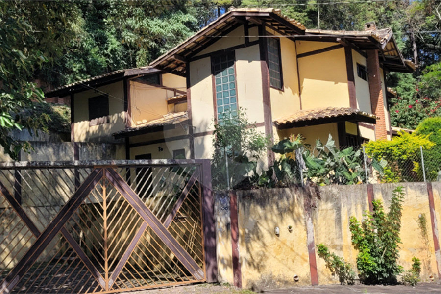 Casa à venda com 3 quartos, sendo 1 suíte, no condomínio Sausalito, Mairiporã - SP