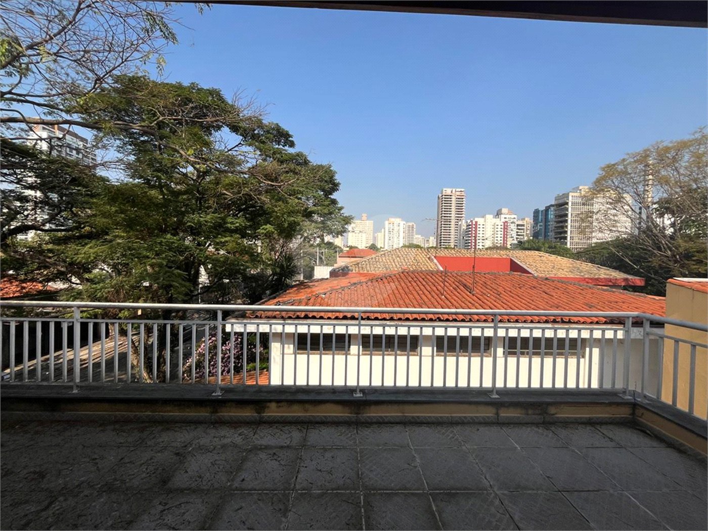 Sobrado à venda com 4 quartos, sendo 1 suíte,  em Vila Cordeiro, São Paulo, SP