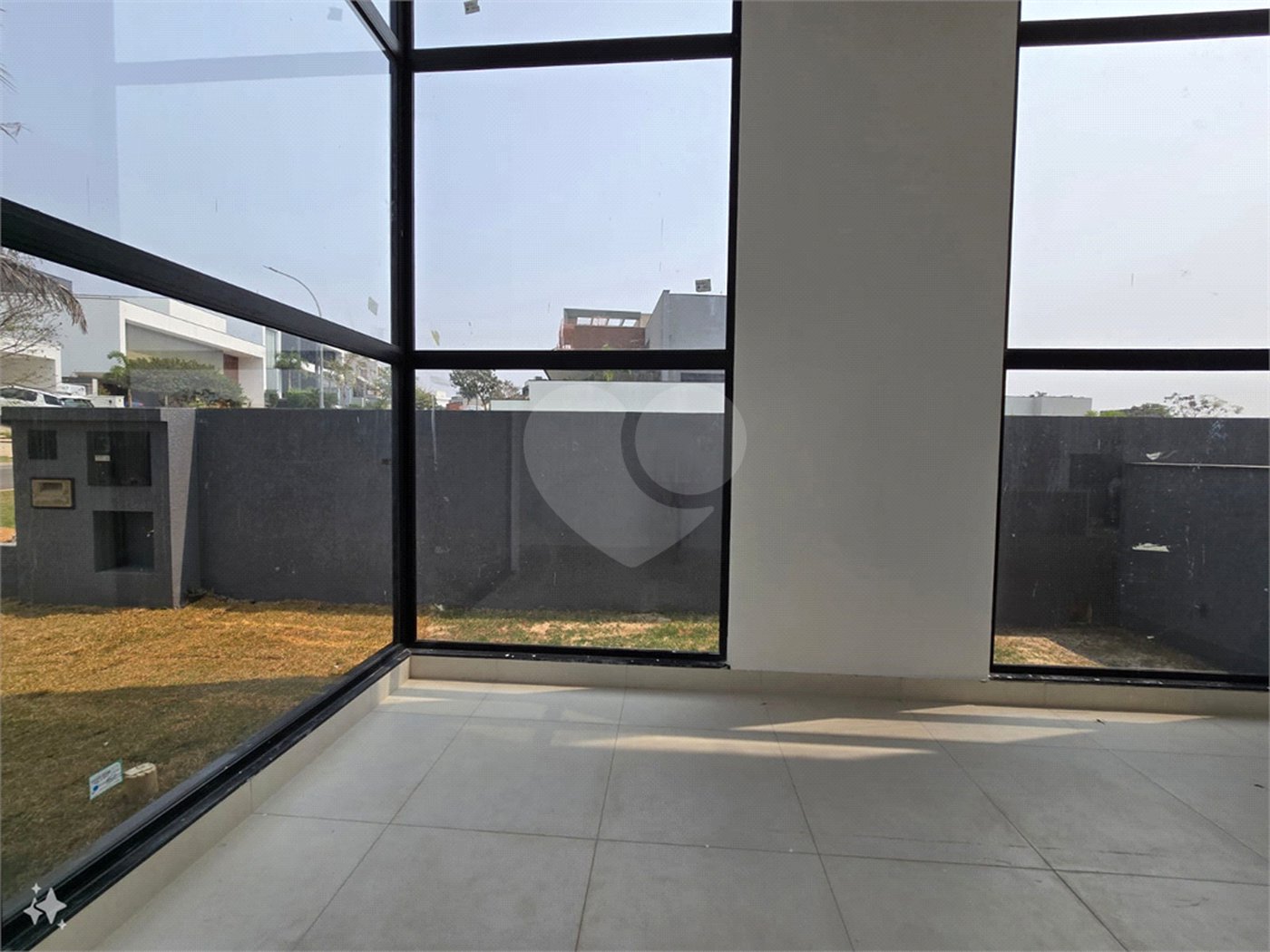 Casa à venda com 4 quartos, sendo 3 suítes, no condomínio Alphaville Nova Esplanada 4, Votorantim - SP