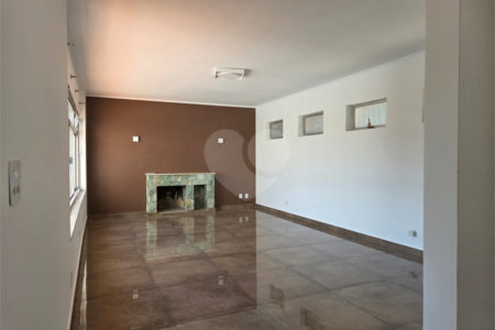 Casa à venda com 4 quartos, sendo 3 suítes, em Jardim Prudência, São Paulo, SP