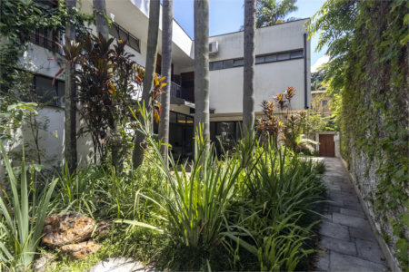 Sobrado à venda com 4 quartos, sendo 2 suítes, em Vila Morumbi, São Paulo, SP