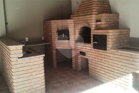 Sobrado à venda com 4 quartos, sendo 2 suítes,  em Vila Oliveira, Mogi das Cruzes, SP