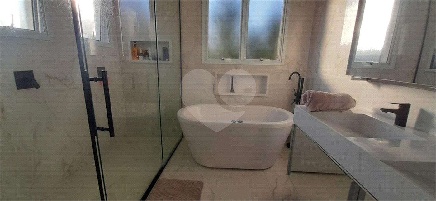 Casa à venda com 4 suítes no condomínio Suíça da Cantareira, Mairiporã - SP
