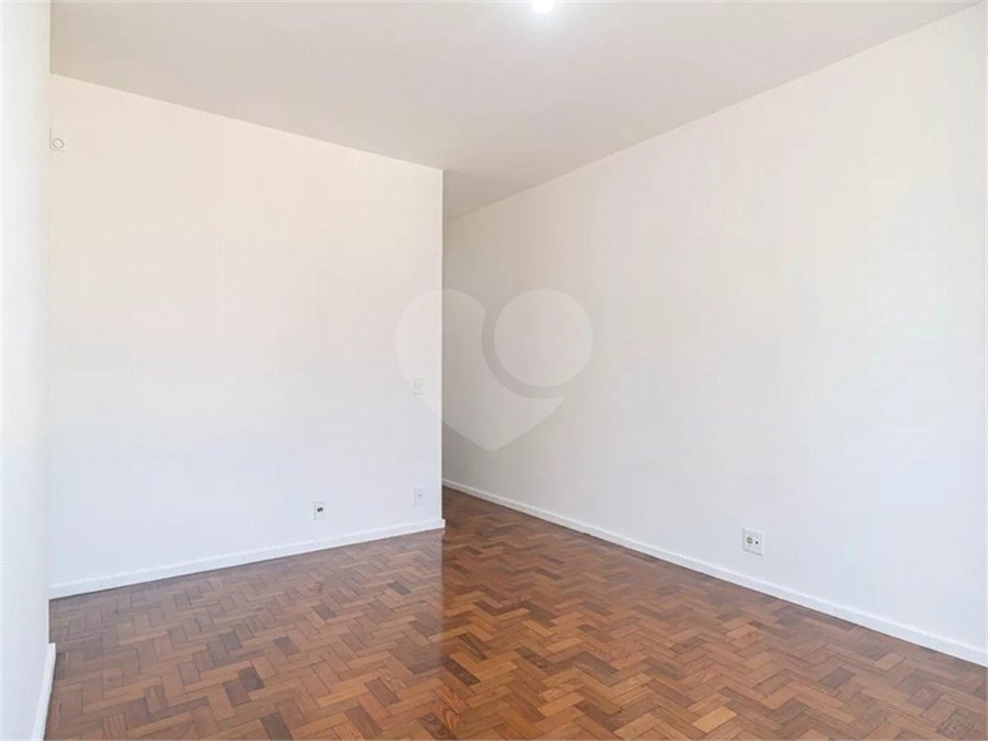 Apartamento à venda com 4 quartos, sendo 1 suíte, em Pinheiros, São Paulo, SP