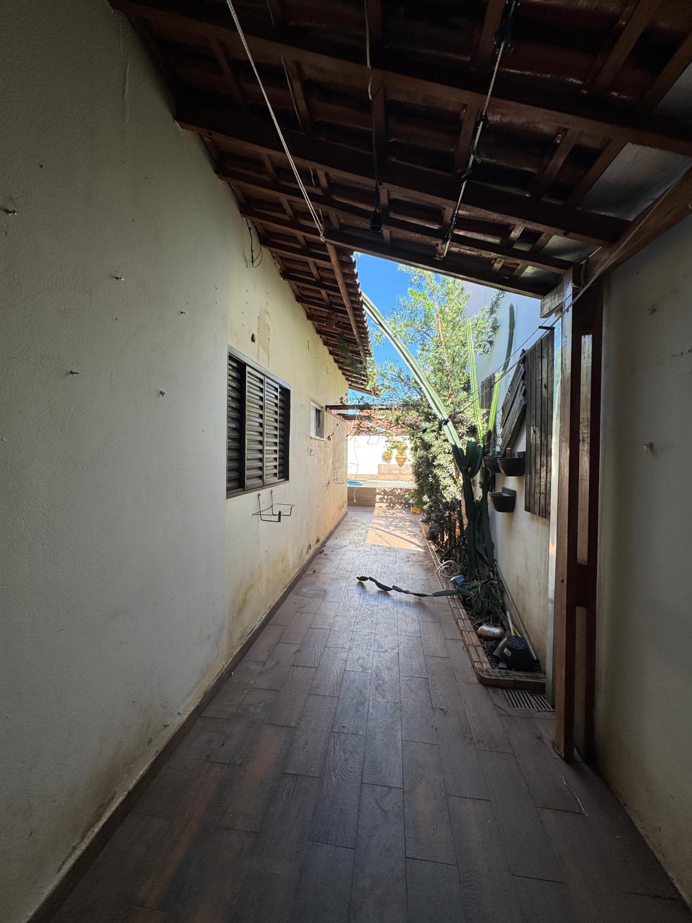 Casa para alugar com 3 quartos, sendo 1 suíte,  em Santa Luzia, Três Lagoas, MS