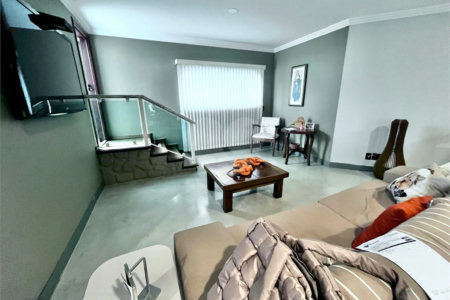 Casa à venda com 4 suítes em Vila Mazarino, Itapetininga, SP