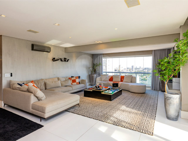 Apartamento à venda com 4 quartos, sendo 3 suítes,  em Campo Belo, São Paulo, SP