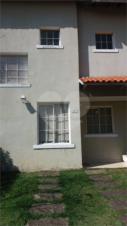 Casa à venda com 2 quartos, sendo 1 suíte, no condomínio Residencial Villa Nostra, Cotia - SP