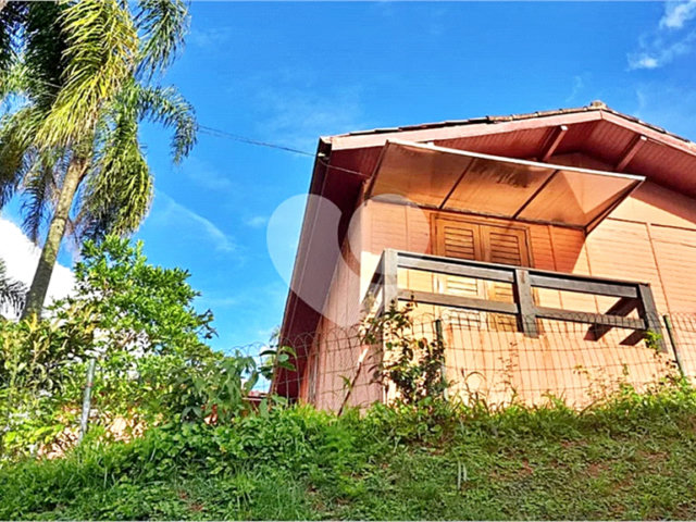 Casa à venda com 6 quartos, sendo 2 suítes,  no condomínio Associação Reserva das Hortênsias, Mairiporã - SP