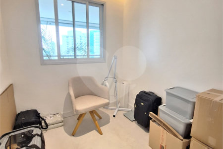 Apartamento à venda com 3 quartos, sendo 1 suíte,  em Vila Andrade, São Paulo, SP