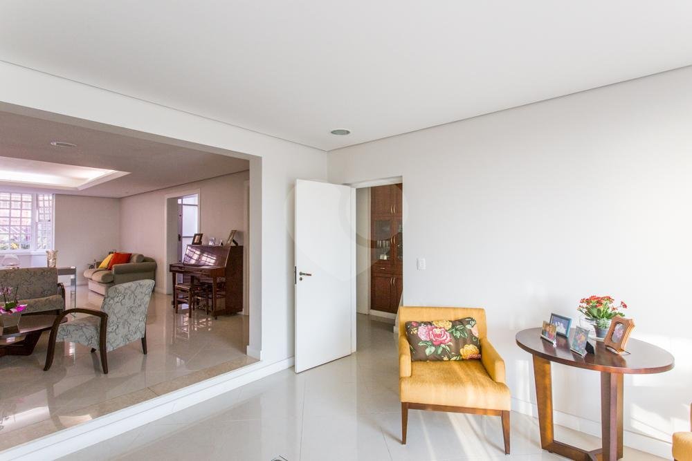Sobrado à venda com 4 quartos, sendo 3 suítes, em Brooklin, São Paulo, SP