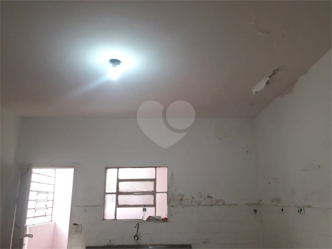 Casa Térrea à venda com 4 quartos, sendo 1 suíte, em Vila Constança, São Paulo, SP