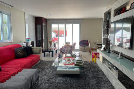 Casa à venda com 4 quartos, sendo 2 suítes,  no condomínio Village Place, São Paulo - SP