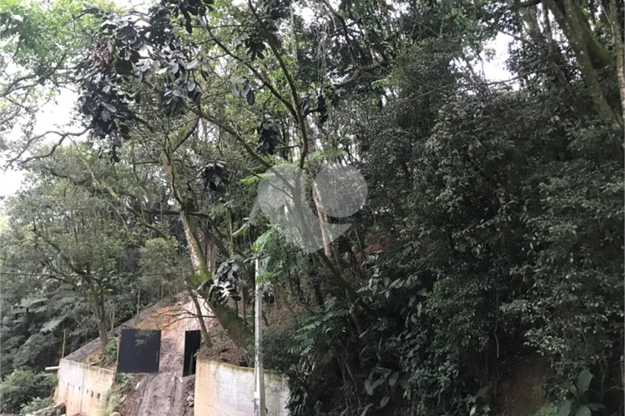 Terreno à venda no condomínio Jardim da Montanha I, Mairiporã - SP