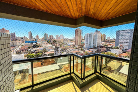 Apartamento à Venda no Centro de São Carlos - com 3 Suítes.