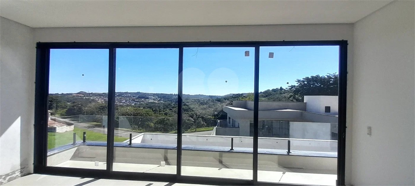 Casa a Venda no Condomínio Reserva Santa Isabel em Louveira/SP