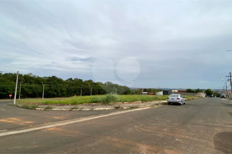 Quadra à venda na av. Rio das Pedras com 3.444 m² divido em 13 lotes bairro Altos do Taquaral