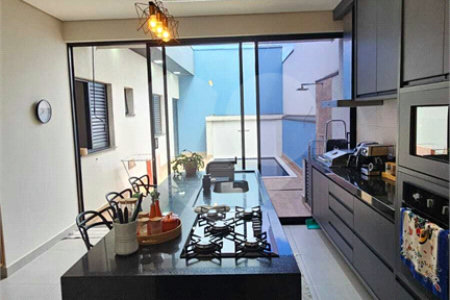 Casa à venda com 3 suítes no condomínio Mantova, Indaiatuba - SP