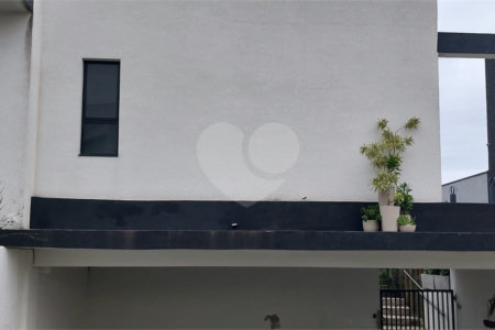 Casa à venda ou para alugar com 4 quartos, sendo 3 suítes, no condomínio Figueira Garden, Atibaia - SP