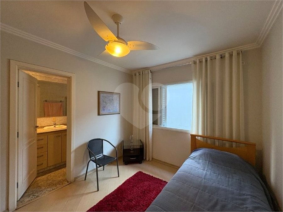 Casa à venda com 5 quartos, sendo 3 suítes, no condomínio Granja Olga III, Sorocaba - SP