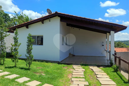 Casa Térrea à venda com 3 quartos em Guaxinduva, Atibaia, SP