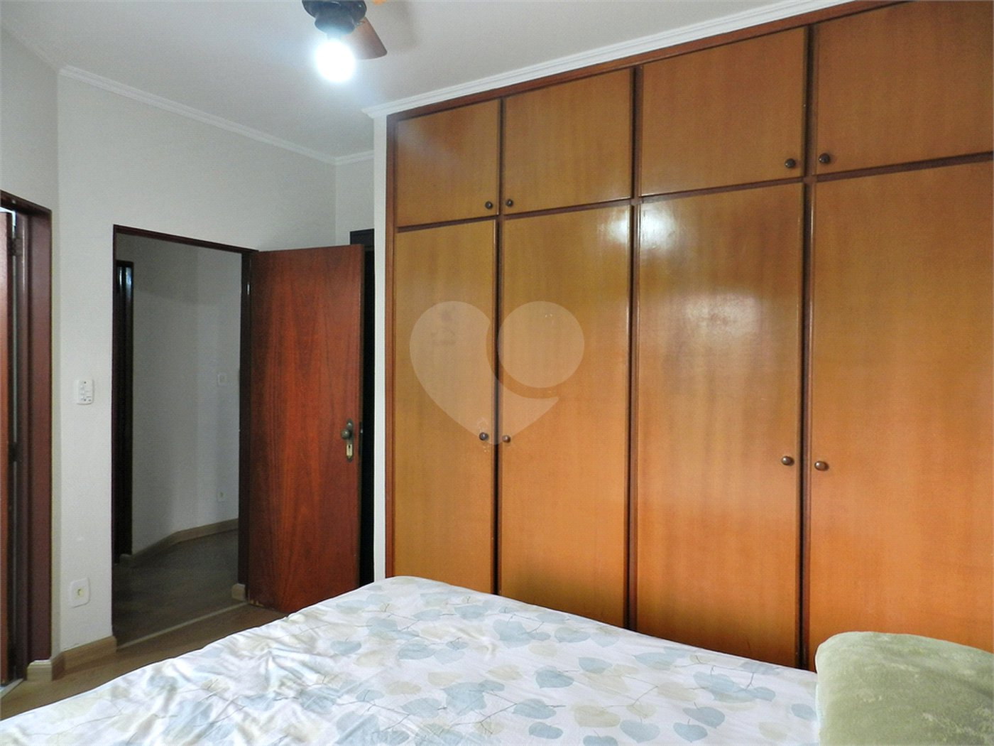 Sobrado à venda com 4 quartos, sendo 3 suítes, em Jardim Paulistano, Ribeirão Preto, SP