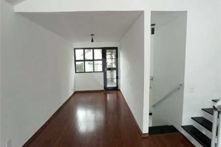 Sobrado para alugar com 3 quartos, sendo 1 suíte,  em Vila Oliveira, Mogi das Cruzes, SP