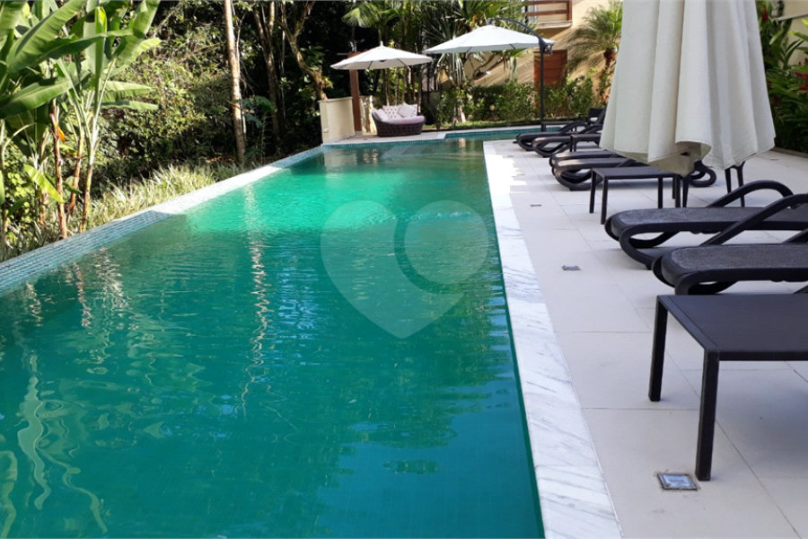 Casa à venda com 4 quartos, sendo 3 suítes, no condomínio Residencial Vila Esmeralda, São Sebastião - SP