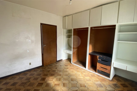 Sobrado à venda ou para alugar com 4 quartos, sendo 1 suíte,  em Parque Colonial, São Paulo, SP
