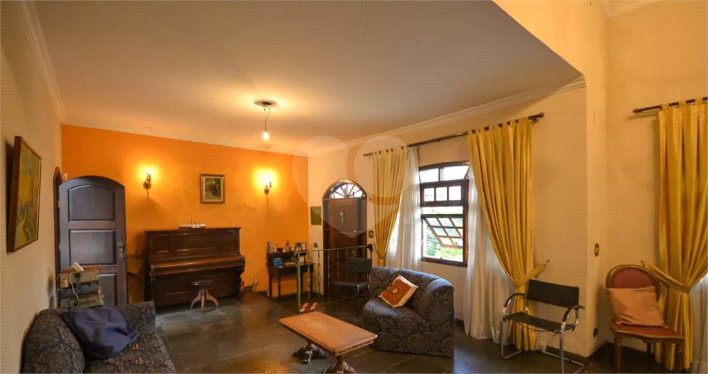 Casa à venda com 4 quartos, sendo 2 suítes, em Vila Mariana, São Paulo, SP