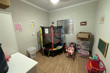 Casa à venda com 3 quartos, sendo 1 suíte, no Centro, Salto, SP