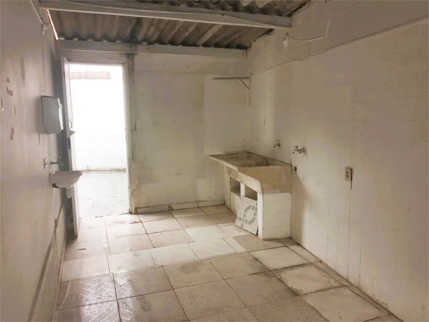 Casa à venda ou para alugar com 7 quartos, sendo 2 suítes, em Jardim Peri Peri, São Paulo, SP