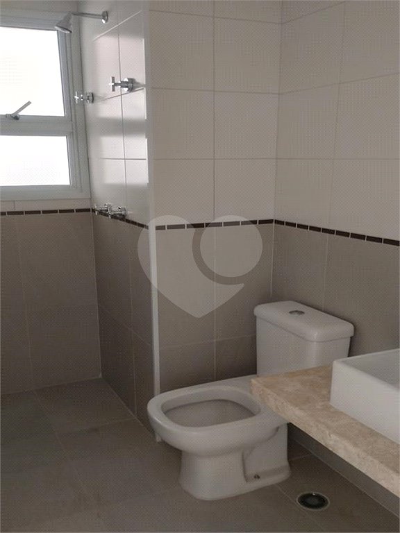 Apartamento à venda com 3 quartos, sendo 1 suíte,  em Loteamento Mogilar, Mogi das Cruzes, SP
