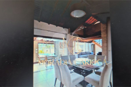 Casa à venda com 4 suítes em Jardim Peró, Cabo Frio, RJ