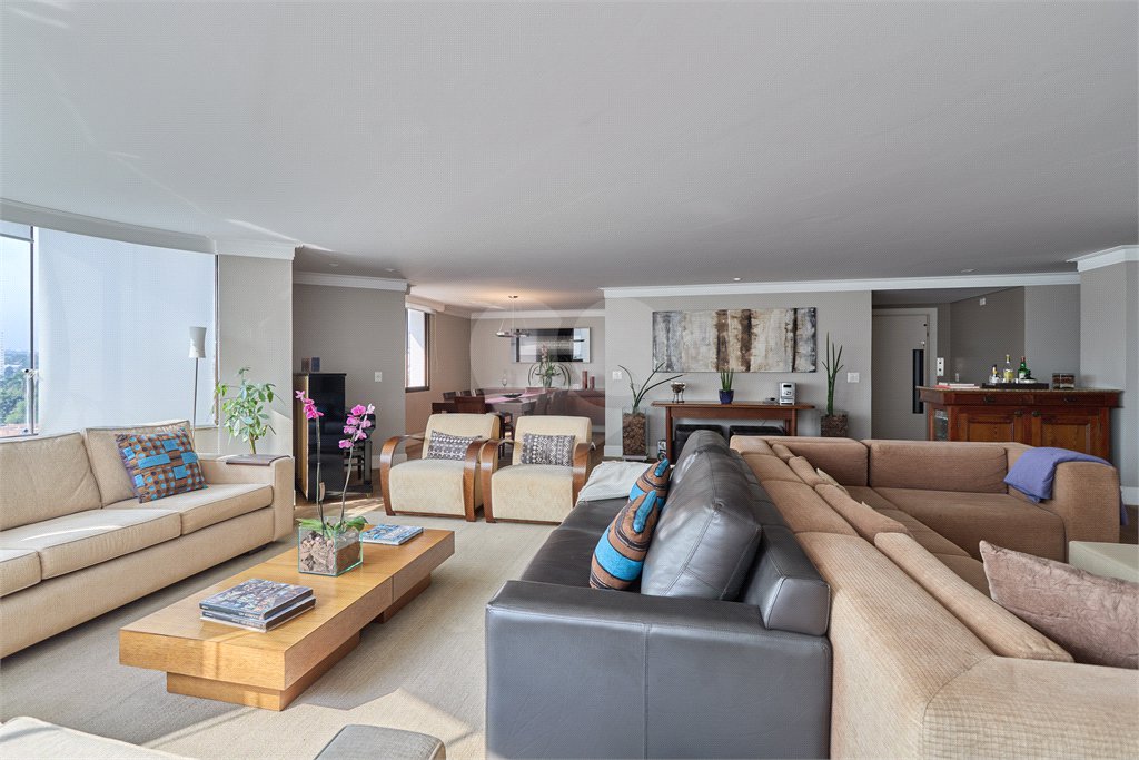 Apartamento à venda com 4 quartos, sendo 3 suítes, em Campo Belo, São Paulo, SP